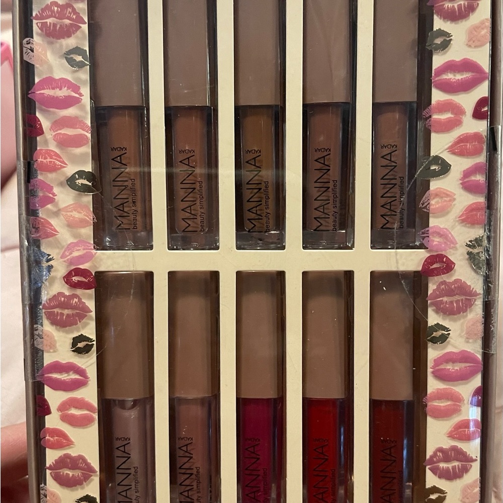 Manna Kadar Lip Gloss Set - Assorted Shades